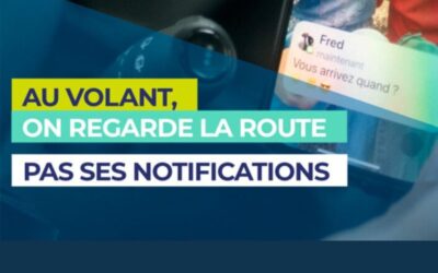 Au volant, on regarde la route, pas ses notifications 