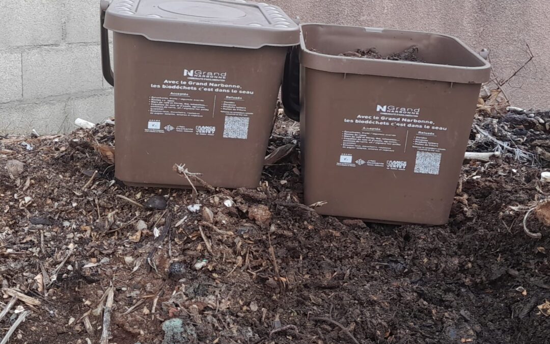 Opération de distribution de compost et seaux de compost