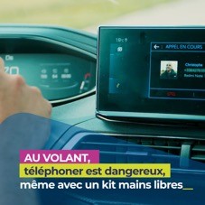 Au volant, téléphoner est dangereux, même avec un kit mains libres !